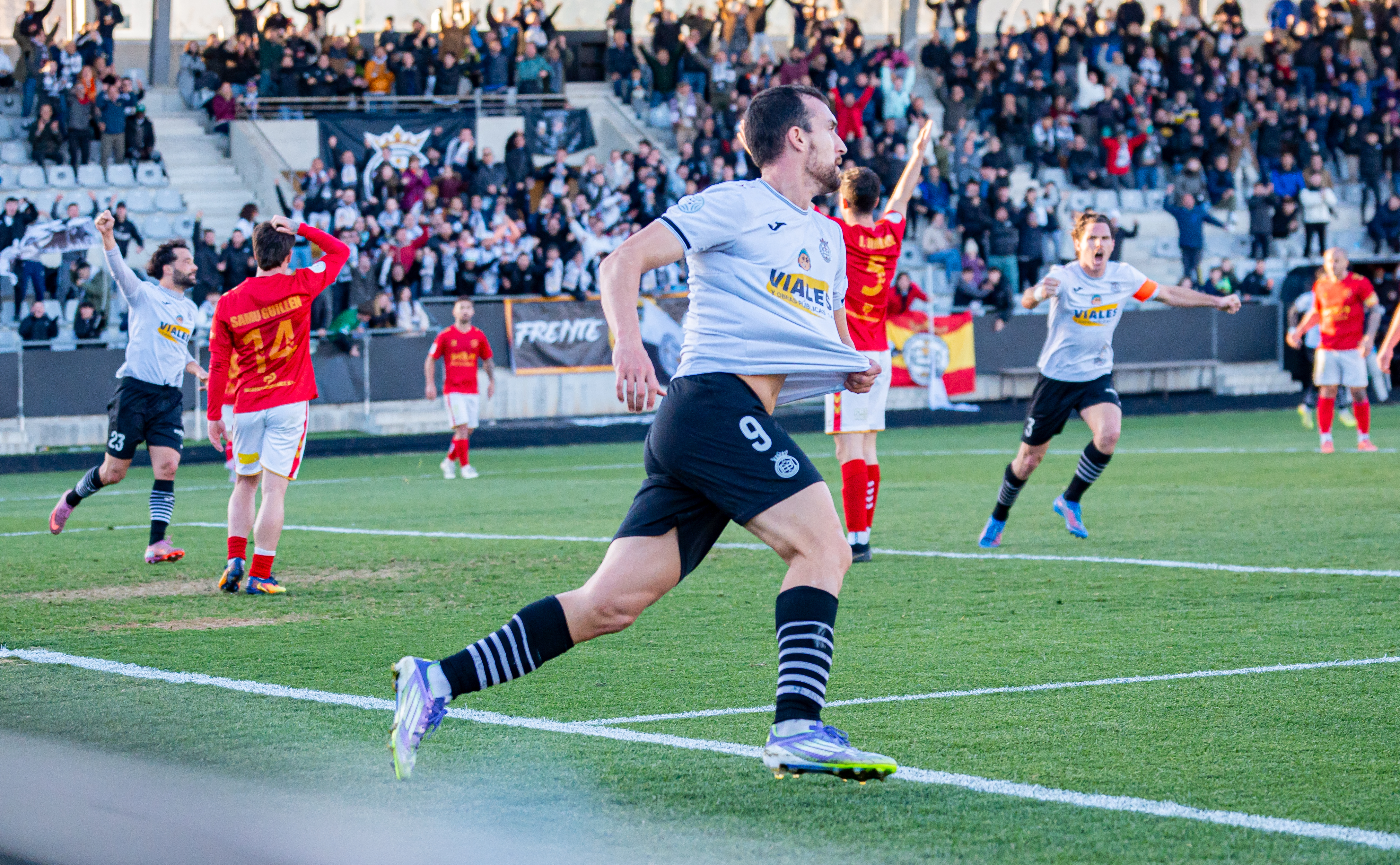 De cabeza al sexto puesto