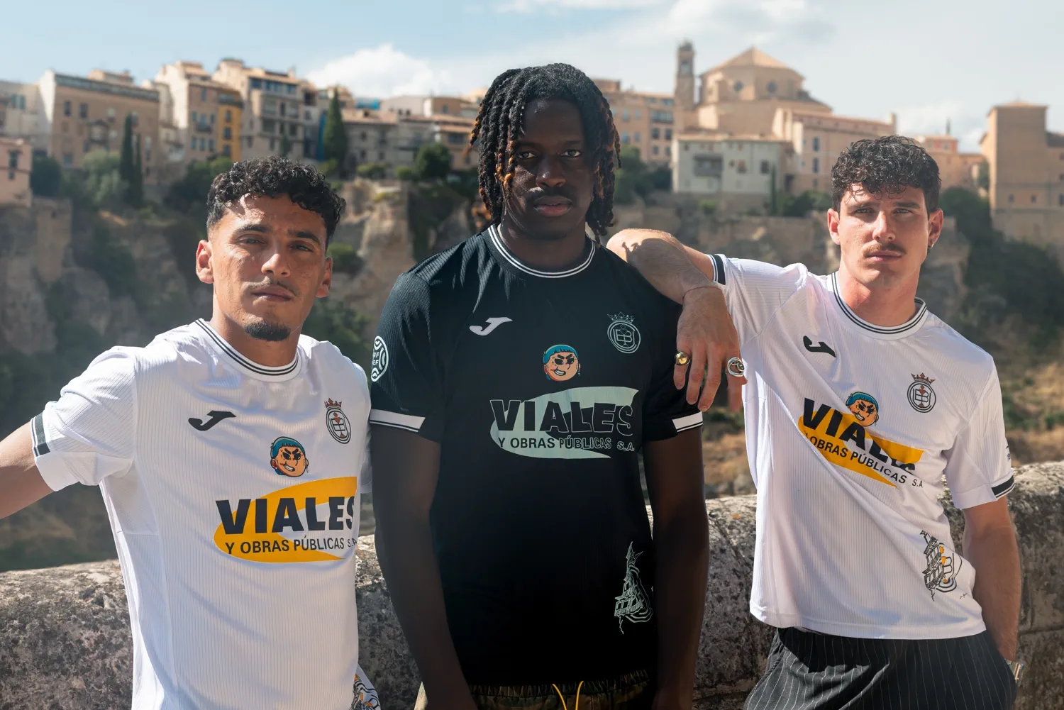 Equipaciones Conquense - Blanca y Negra